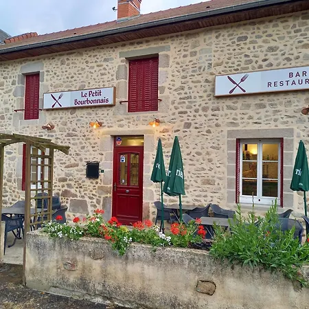 Les Papillons Holiday home